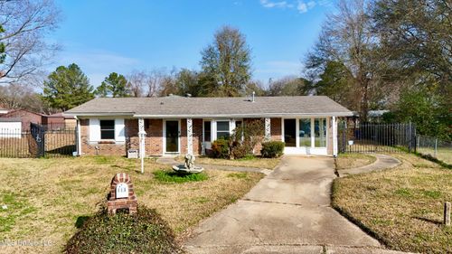 110 Truman Pl, Jackson, MS, 39213-2935 | Card Image