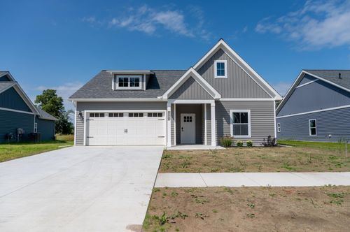 21-8456 Oak Shade Cir, Davison, MI, 48423-2150 | Card Image