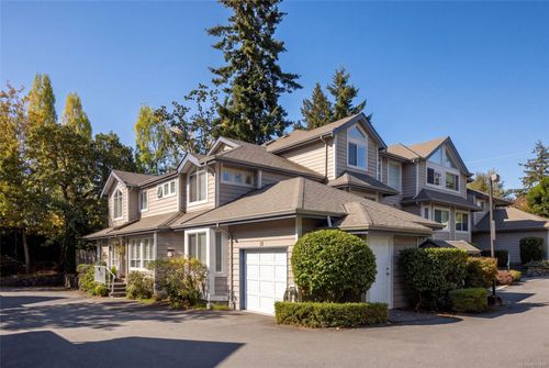 13-4619 Elk Lake Dr, Saanich, BC, V8Z5M2 | Card Image