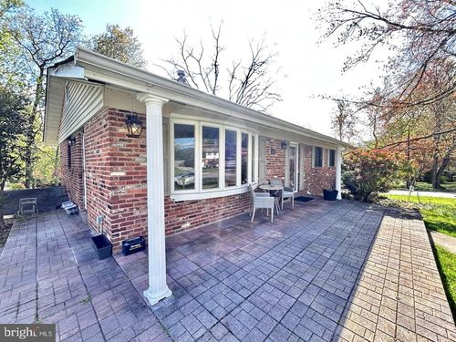 3715 Moss Dr, ANNANDALE, VA, 22003-1916 | Card Image