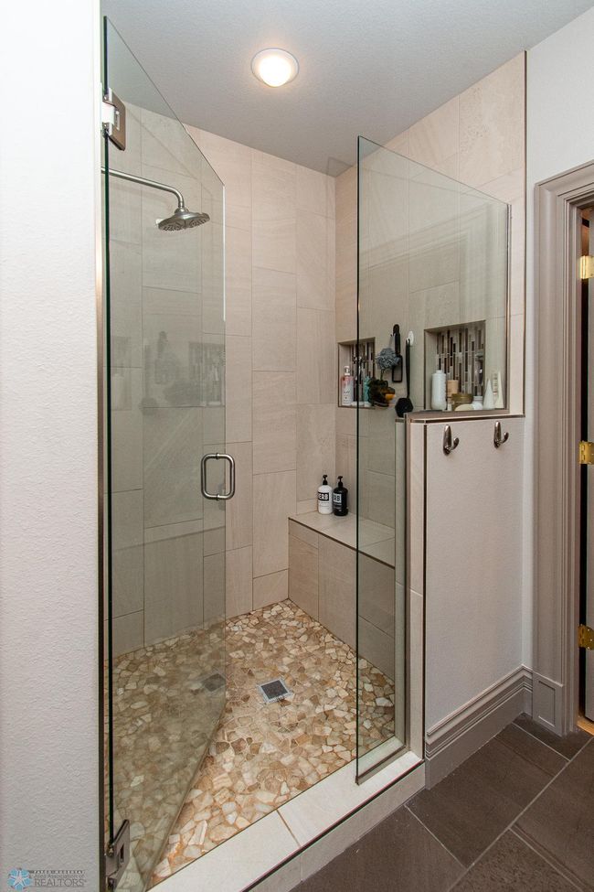 Primary Bathroom | Image 44