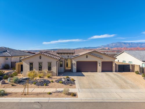 111 N Black Canyon Ave, Washington, UT, 84780-3149 | Card Image