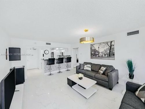 apt-1023-20301 W Country Club Dr, Aventura, FL, 33180-1625 | Card Image