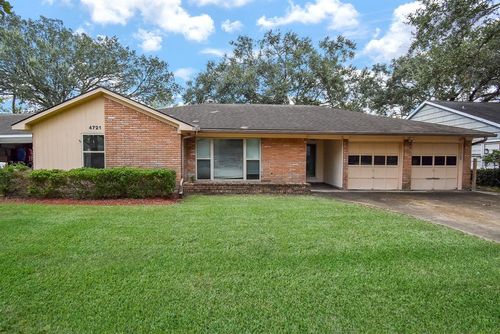 4721 Briarbend Dr, Houston, TX, 77035-4901 | Card Image