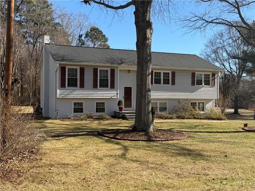 213 Hillcrest Dr, King, NC, 27021-9113 | Card Image