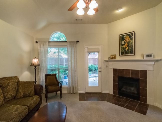 Such a stunning arrangement for casual living or entertaining! | Image 15