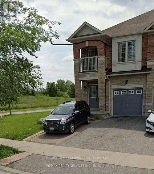 2 Crystalview Cres, Brampton, ON, L6P2R7 | Card Image