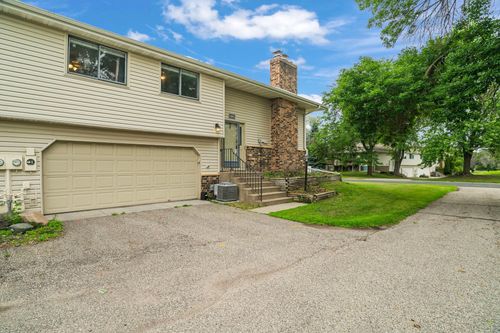 11913 70th Pl N, Maple Grove, MN, 55369-5422 | Card Image