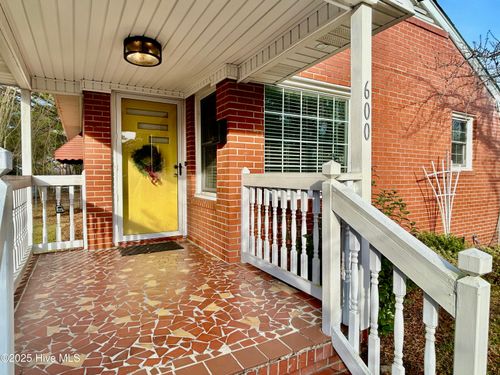 600 Church St, Scotland Neck, NC, 27874-1126 | Card Image