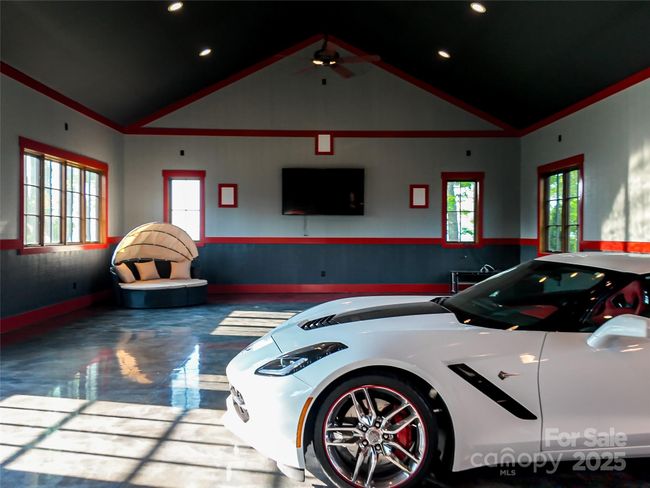93 N Snow Ridge Dr, House other with 5 bedrooms, 7 bathrooms and null parking in Hendersonville NC | Image 44