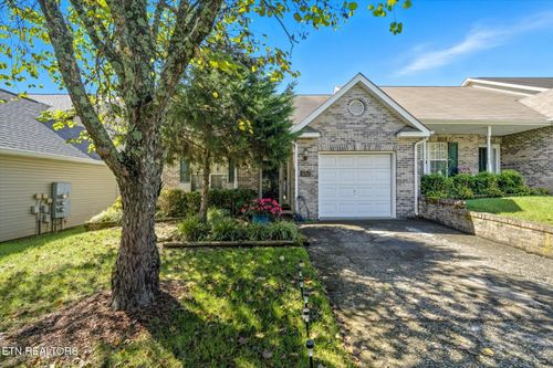 1652 Emerald Pointe Ln, Knoxville, TN, 37918-9602 | Card Image