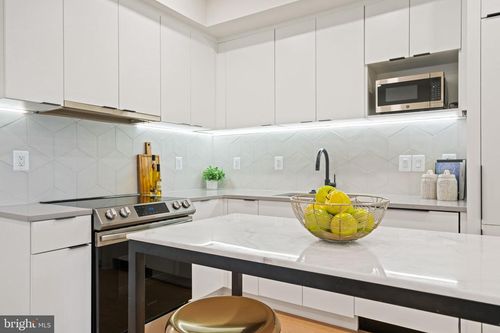 unit-1-733 8th St Se, WASHINGTON, DC, 20003-5271 | Card Image