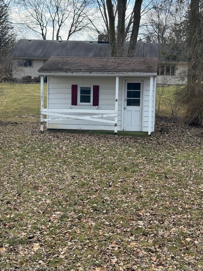 1095 Cora Dr, House other with 3 bedrooms, 2 bathrooms and null parking in Flint MI | Image 21