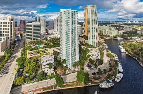 ph4-347 N New River Dr E, Fort Lauderdale, FL, 33301-3131 | Card Image