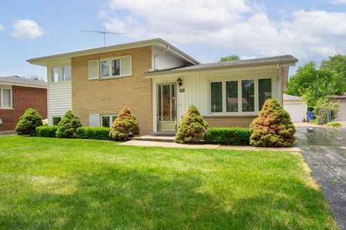 606 N Elmhurst Ave, Mount Prospect, IL, 60056-2016 | Card Image