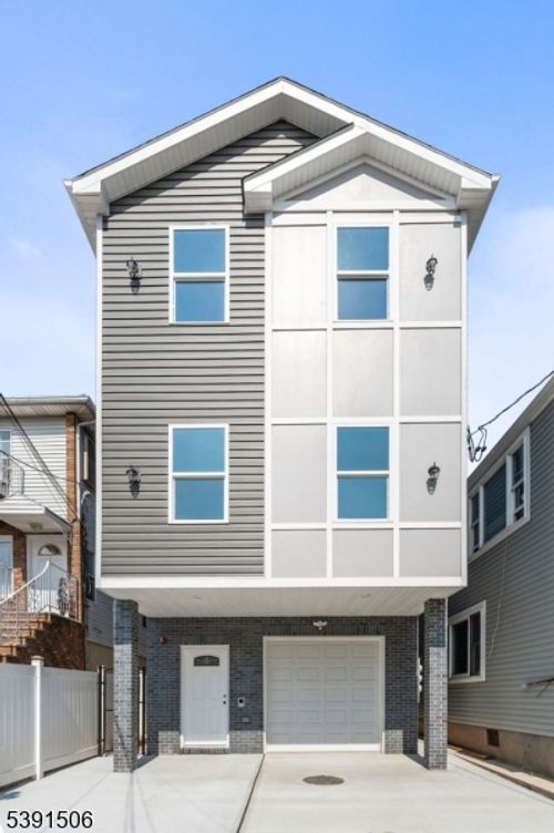 225 Delaware St, Elizabethport, NJ, 07206-1513 | Card Image