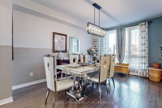8 La Tache Cres, House attached with 4 bedrooms, 4 bathrooms and 4 parking in Markham ON | Image 4