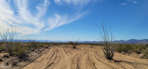 198 S Cortaro Rd, Yucca, AZ, 86438 | Card Image