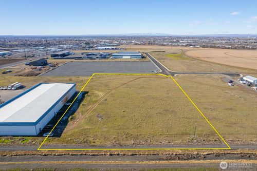 e-0 Moses St, Moses Lake, WA, 98837 | Card Image