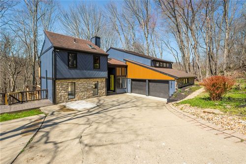 2635 Woodmont Ln, Wexford, PA, 15090-7978 | Card Image