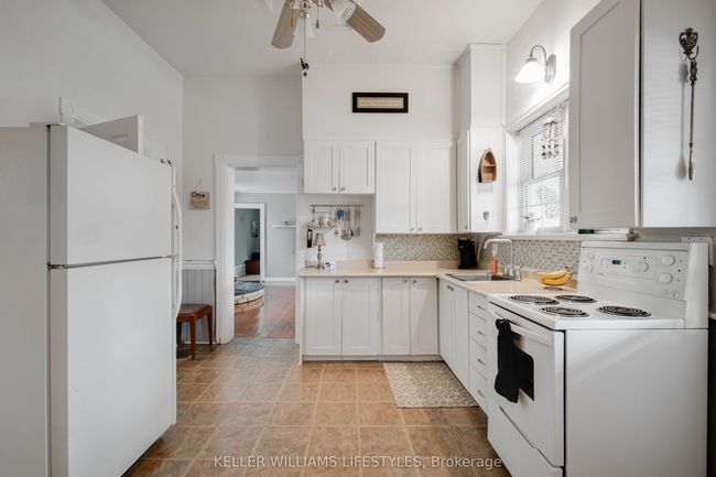 22 Prince St, House other with 2 bedrooms, 1 bathrooms and 6 parking in Forest ON | Image 8