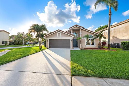 8657 Tourmaline Blvd, Boynton Beach, FL, 33472-2423 | Card Image