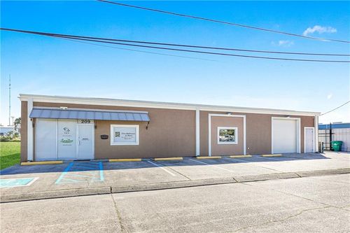 209 Villemar Pl, Terrytown, LA, 70056-2631 | Card Image