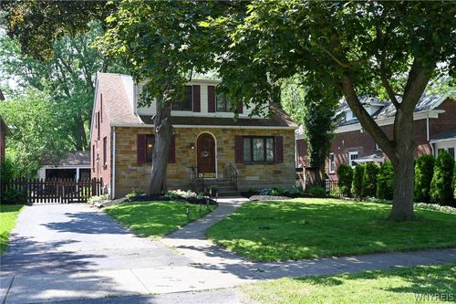 130 Ivyhurst Rd, Amherst, NY, 14226-3441 | Card Image