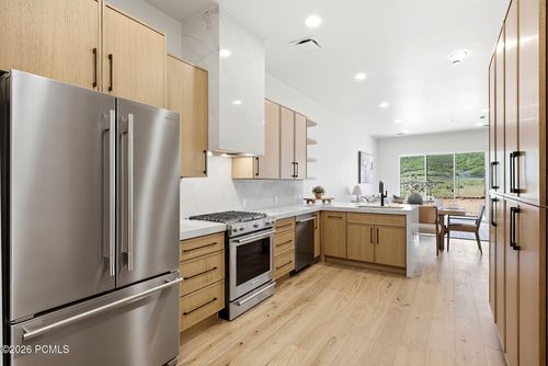 102-2332 Park Ave, Park City, UT, 84060-5213 | Card Image