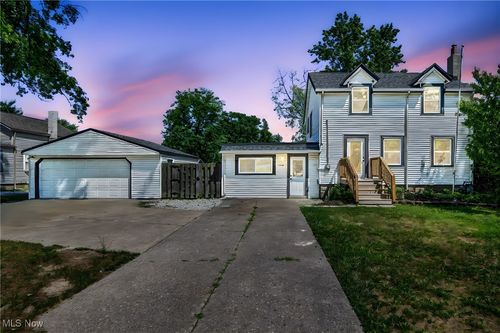 34061 Roberts Rd, Eastlake, OH, 44095-2143 | Card Image
