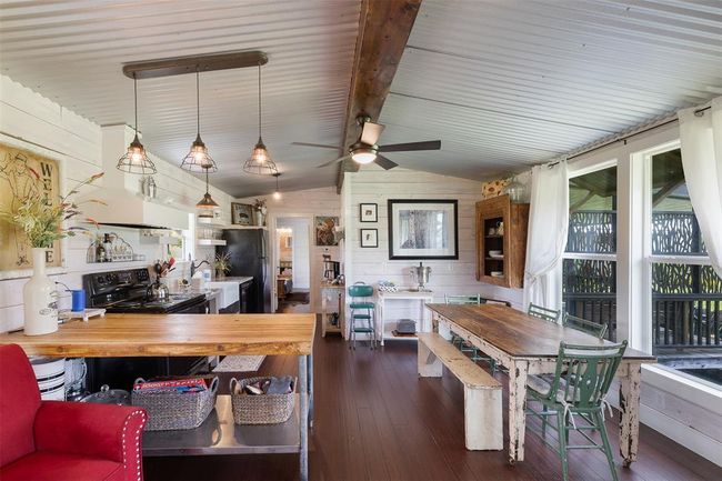 3643 Noak Rd, Home with 6 bedrooms, 4 bathrooms and null parking in Round Top TX | Image 13