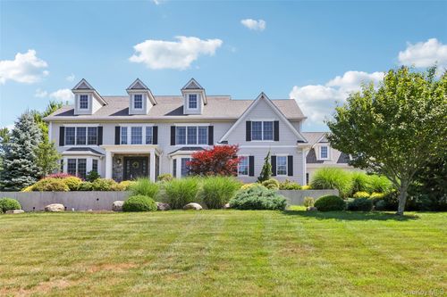 15 Heritage Dr, Pleasantville, NY, 10570-1414 | Card Image