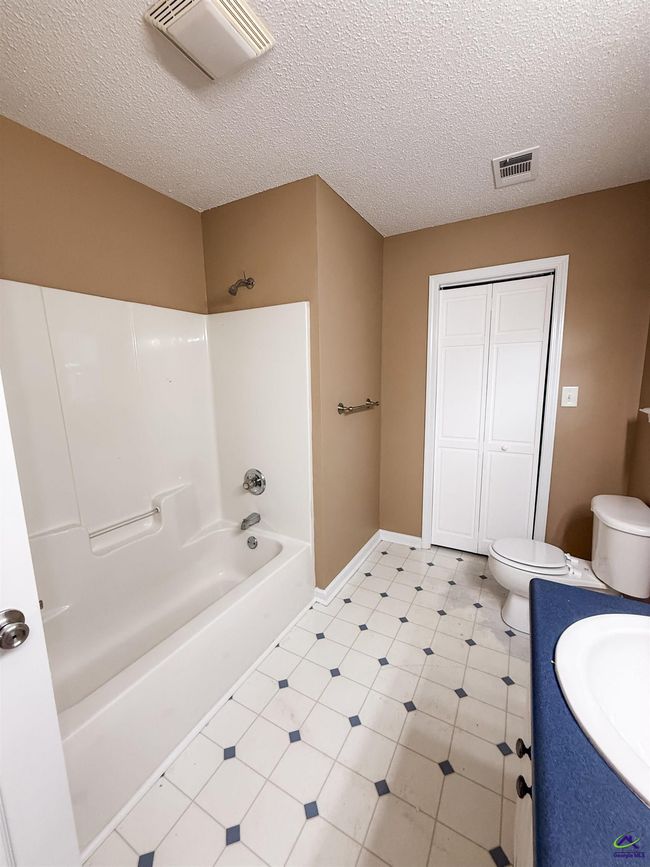 304 Spring Creek Dr, House other with 3 bedrooms, 2 bathrooms and null parking in Perry GA | Image 14