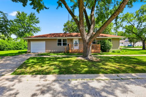 2205 W Hickory St, Kankakee, IL, 60901-3028 | Card Image
