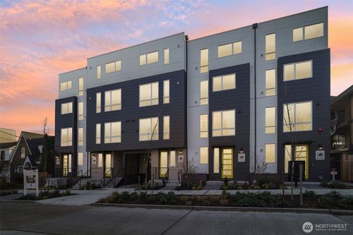 d-515 Howe St, Seattle, WA, 98109-2629 | Card Image