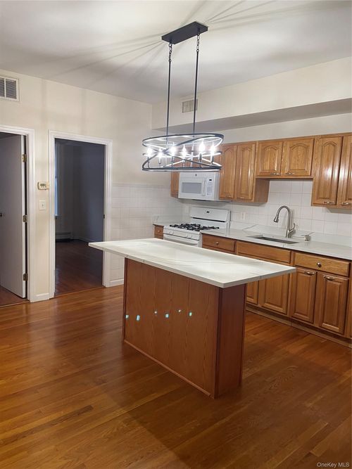 328 Troy Ave, Brooklyn, NY, 11213-4634 | Card Image