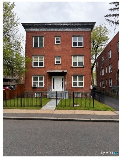 15 Cabot St, Hartford, CT, 06112-2368 | Card Image