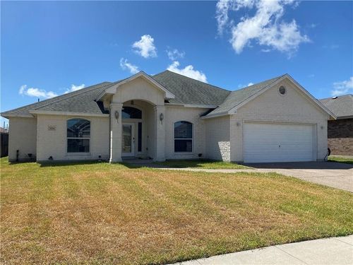 3214 Quail Run Dr, Corpus Christi, TX, 78414-3870 | Card Image