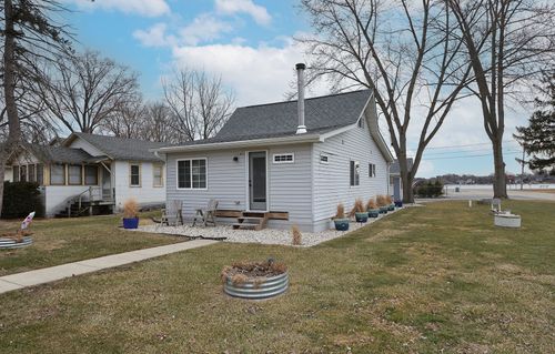 7573 335th Ave, Burlington, WI, 53105-8813 | Card Image