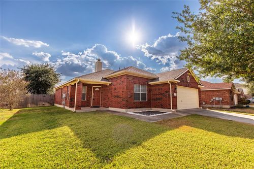 102 Thompson Trl, Bastrop, TX, 78602-3997 | Card Image