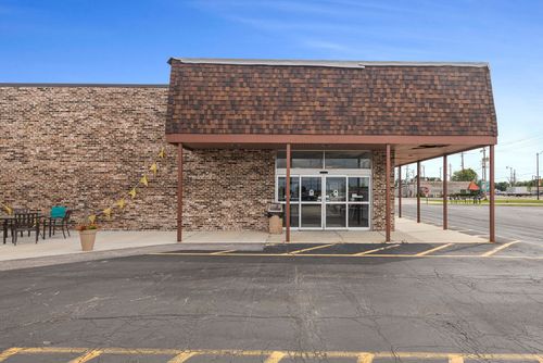 10442 N Il Route 47, Huntley, IL, 60142-9505 | Card Image