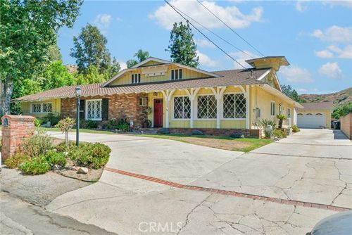 10268 Penrose St, Sun Valley, CA, 91352 | Card Image