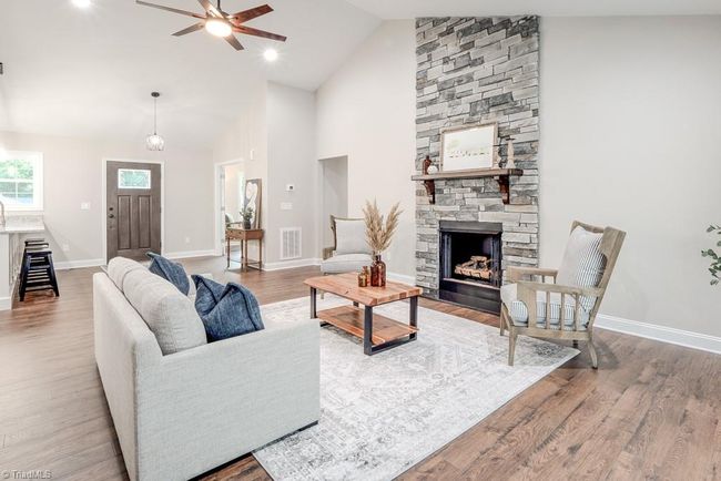 208 Kerner St, House other with 3 bedrooms, 2 bathrooms and null parking in Kernersville NC | Image 7