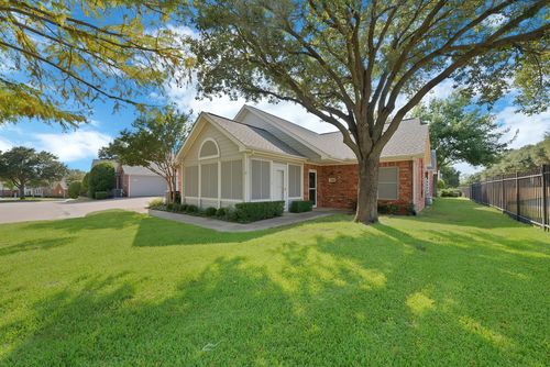 6132 Haley Ln, Fort Worth, TX, 76132-3875 | Card Image