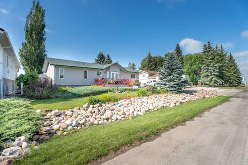 102 Railway Avenue E, Arrowwood, AB, T0L0B0 | Card Image