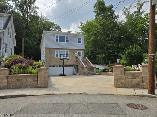 2-33 Park Dr N, West Orange, NJ, 07052-5710 | Card Image