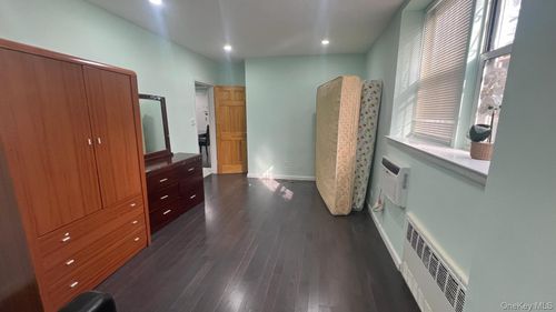 l1-390 Rugby Rd, Brooklyn, NY, 11226-5688 | Card Image