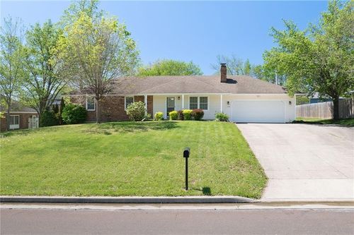 1800 Country Club Dr, Chillicothe, MO, 64601-3504 | Card Image