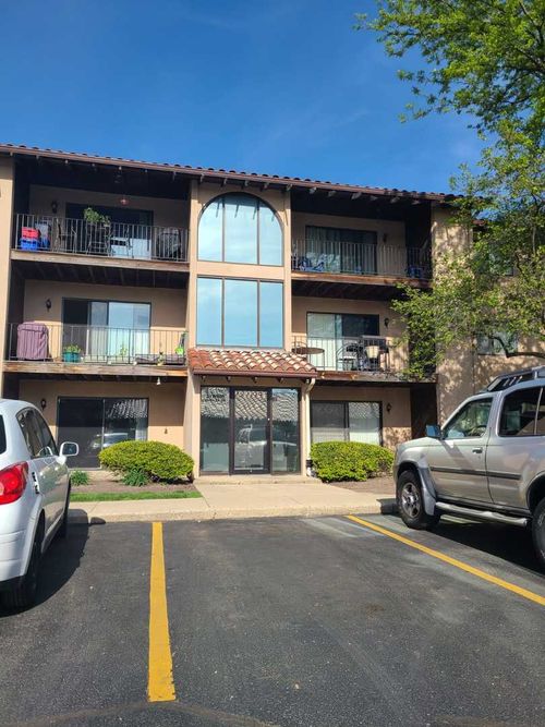 36-21W581 North Ave, Lombard, IL, 60148-1155 | Card Image