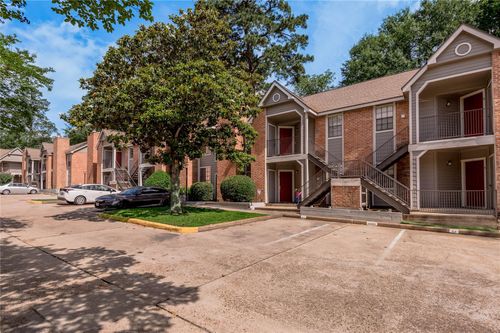 a7-2402 Sycamore Ave, Huntsville, TX, 77340-6133 | Card Image